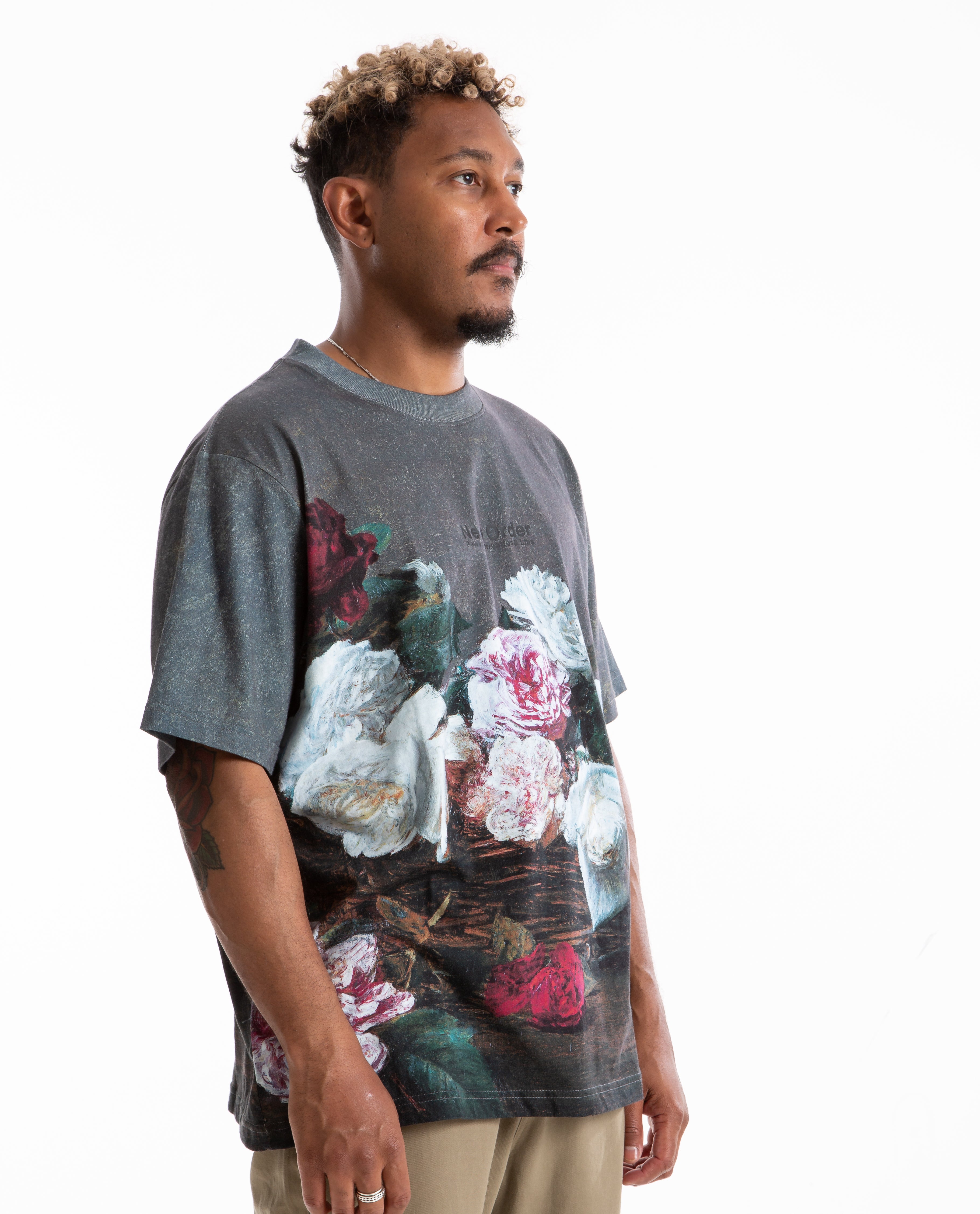 TÊTE DE MORT ET ROSES IGUANE T-SHIRT COLLECTION PERSONNALISÉE